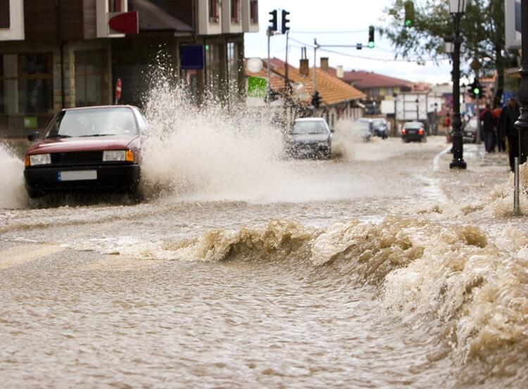 Chuva no Sul do Brasil já supera 300 mm em 15 dias Climatempo