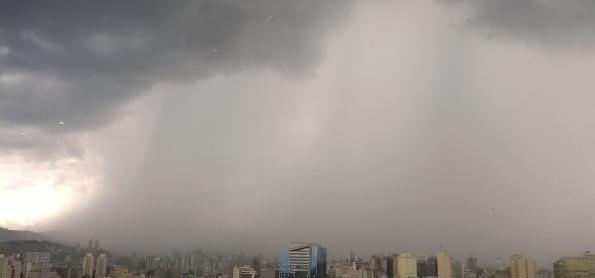 ZCAS faz BH acumular 71% da chuva anual em menos de 4 meses