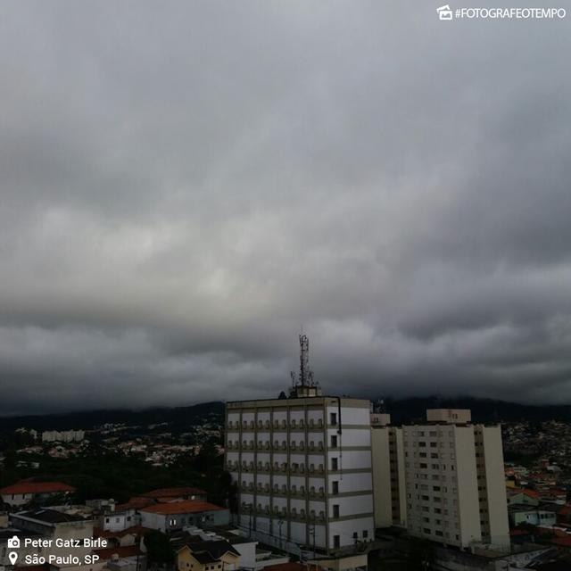 Domingo amanhece garoando e previsão é de chuva em todo Estado