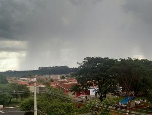 SP_Ribeirão-Preto-por-Leonardo-15-11-17-chuva-forte