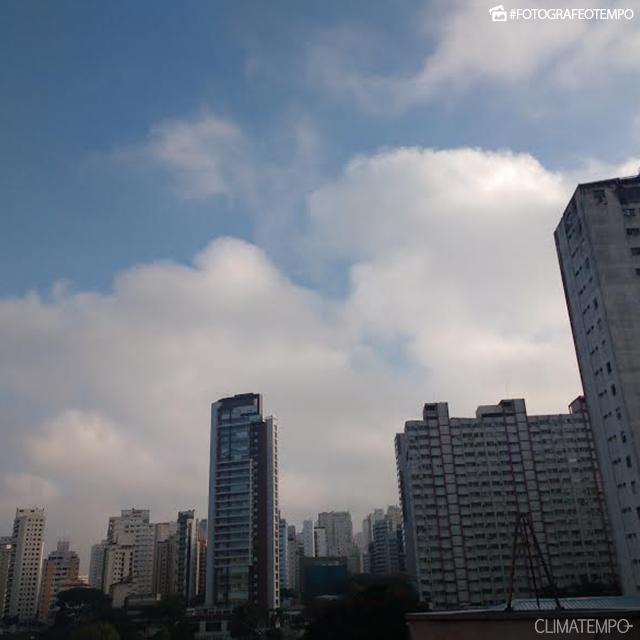 SP_São-Paulo-Jo-Pegorim-14-6-17-sol-e-muitas-nuvens