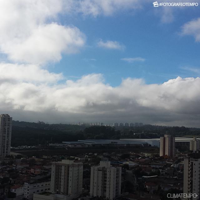 SP_São-Paulo-por-Alexandre-Galvão-5-10-16-manhã-com-sol-em-São-Paulo