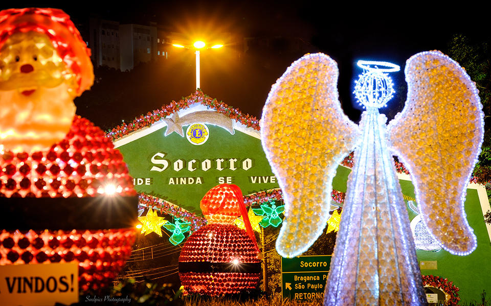 Garrafas pet do “Luzes de Natal” encantam a cidade de Socorro- SP -  Notícias Climatempo