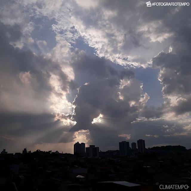 Frente fria muda o tempo em SP neste domingo - Notícias Climatempo