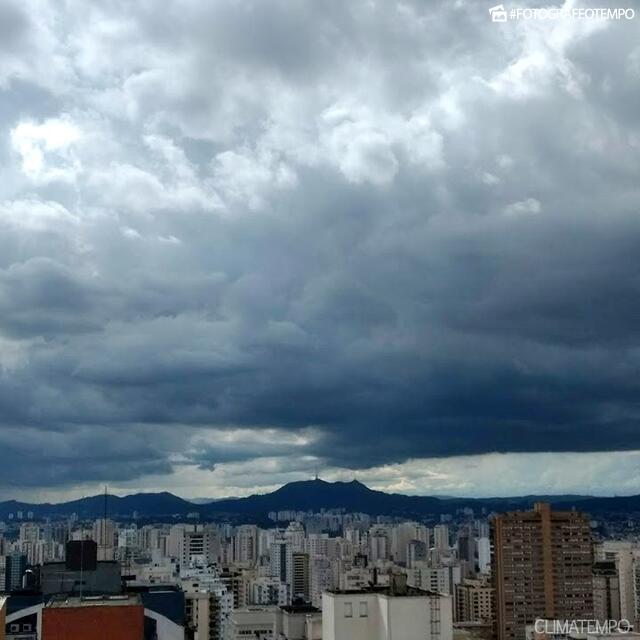 SP_São-Paulo-por-André-C.-3-3-19-nuvens-carregadas