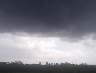SP_Piracicaba-por-Tatiane-Cravo-5-12-19-nuvens-carregadas