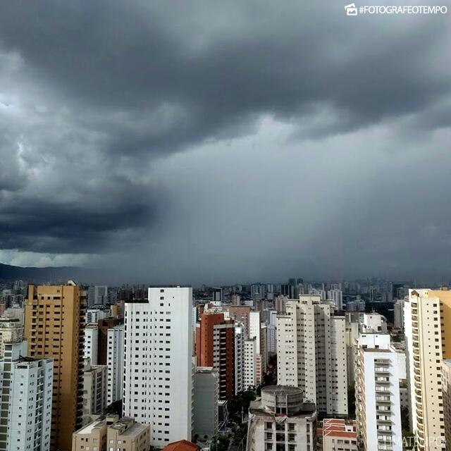 Frente fria chega, deixa céu cinza e muda o cenário de São Paulo - Fotos -  R7 São Paulo