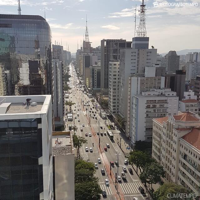 SP_São-Paulo-por-João-Basso-28-5-19-nuvens-altas-e-sol
