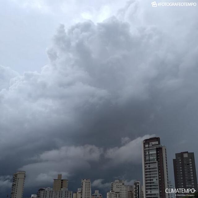 SP_São-Paulo-por-Marcelo-Pinheiro-8-1-2020-nuvens-carregadas