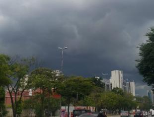 SP_São Paulo por Daniela Freitas 20-2-2020 nuvens carregadas_post