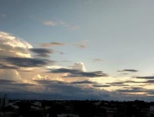 MG_Araguari-por-André-C.-6-2-19-nuvens-de-chuva