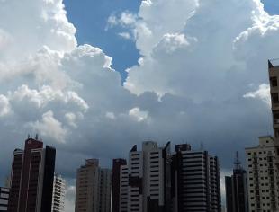 SP_São-Paulo-por-Philippe-Peinhopf-de-Paula---7-3-19--grandes-cúmulos