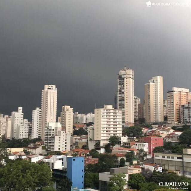 As nuvens do temporal que caiu sobre São Paulo