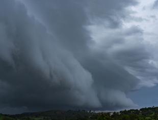 MG_Divinópolis-por-Lucas-Cardoso-14-1-18-temporal