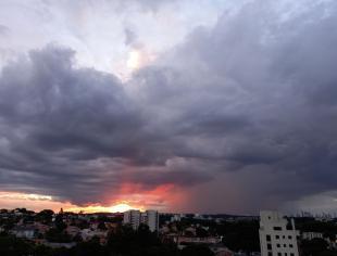 PR_Curitiba por Luiz LP - 17-2-2021 por do sol e uitas nuvens_post