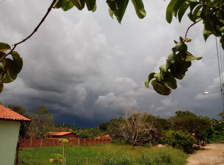 Teresina (PI), por Ozeas Neves  chuva forte à vista