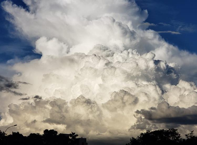 Foto: Brasília (DF), por Olivio Bahia: céu de Brasília