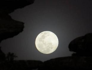 N-MG_São Tomé das Letras - por pousada Arco-íris lua cheia