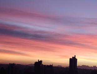 N-PR_Curitiba-por-Maria-Joselia-Augusta-12-5-2020 fim de tarde rosa