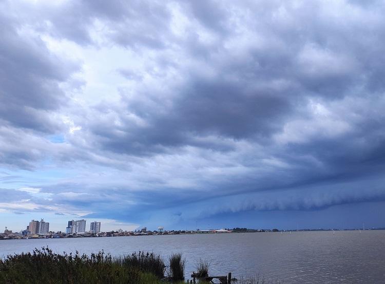 Foto: nuvem de tempestade em Tramandaí (RS), por Eneas Konzen