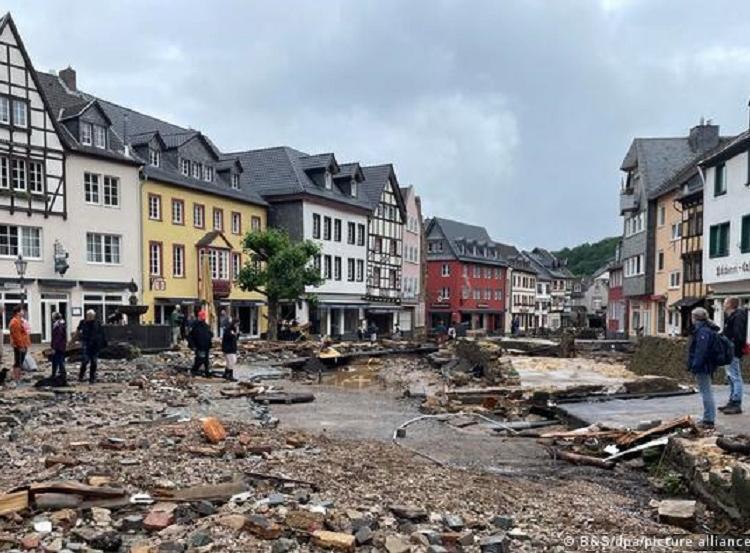 A extensão da devastação pode ser vista na cidade de Bad Münstereifel, perto de onde mora o repórter da DW