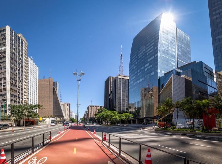 IStock_SP_SãoPaulo_AvenidaPaulista_sol IStock_SP_SãoPaulo_AvenidaPaulista_sol