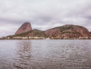 guanabara-bay-in-rio-de-janeiro-picture-id860707084