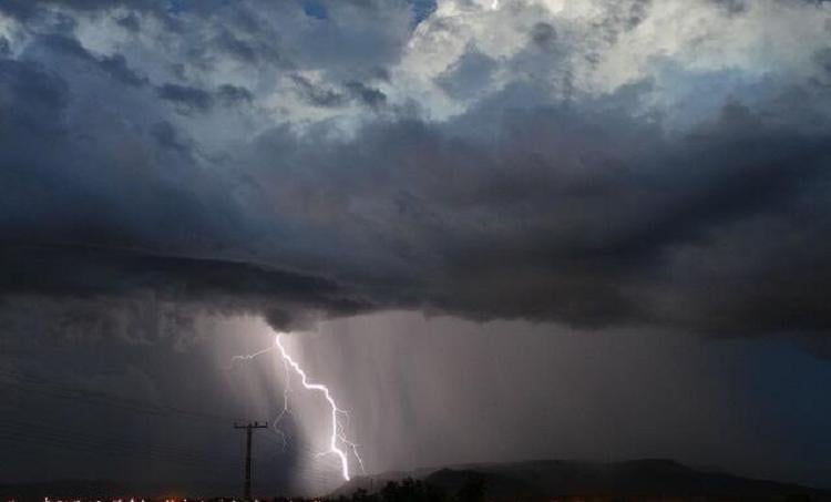 Bom Dia Brasil, Frente fria provoca chuva na Bahia e no Espírito Santo. Em  São Paulo pode garoar