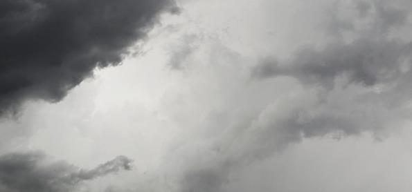 Muitas nuvens e pancadas de chuva por todo o Brasil
