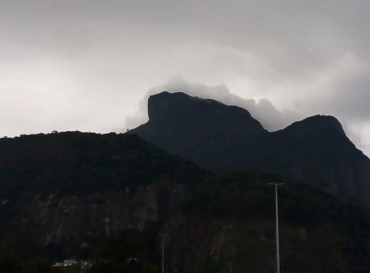 Domingo amanhece garoando e previsão é de chuva em todo Estado