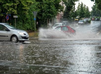 IStock chuva tempestade temporal alagamento