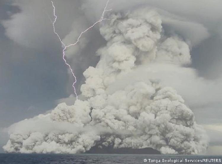Foto:  Tonga Geological Services-REUTERS/ DW divulgação