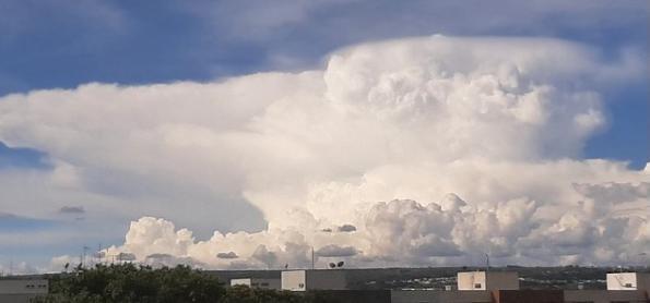 Ar abafado e pancadas de chuva na Páscoa do Centro-Oeste