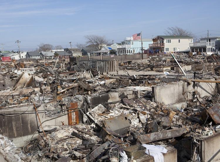 Foto: destruição em bairro de Nova Iorque (Estados Unidos), após passagem do furacão Sandy em outubro/novembro de 2012 (iStock)
