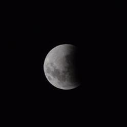 Imagens do eclipse lunar  de 15/16 de maio de 2022