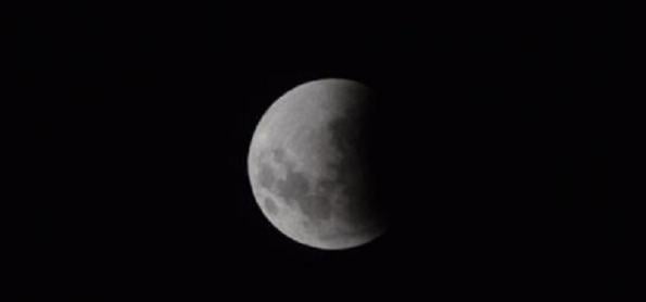 Imagens do eclipse lunar de 15/16 de maio de 2022