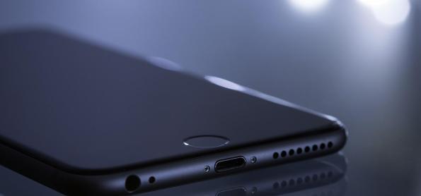 EUA: Empregados da Apple se sindicalizam pela primeira vez