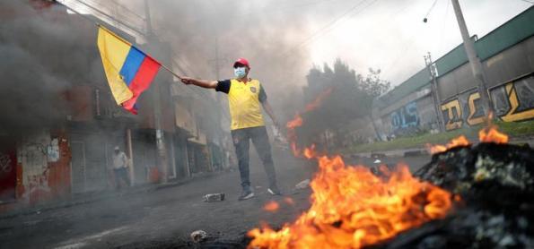 Equador reduz preço dos combustíveis em meio a protestos