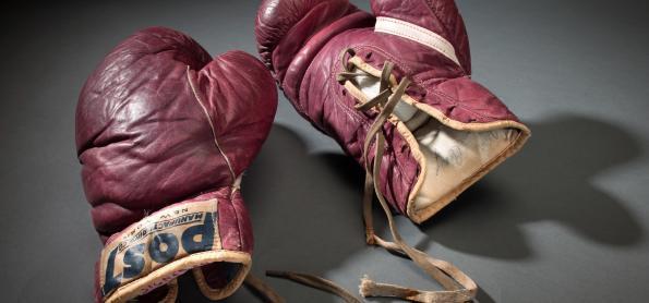 2016: Morria a lenda do boxe Muhammad Ali