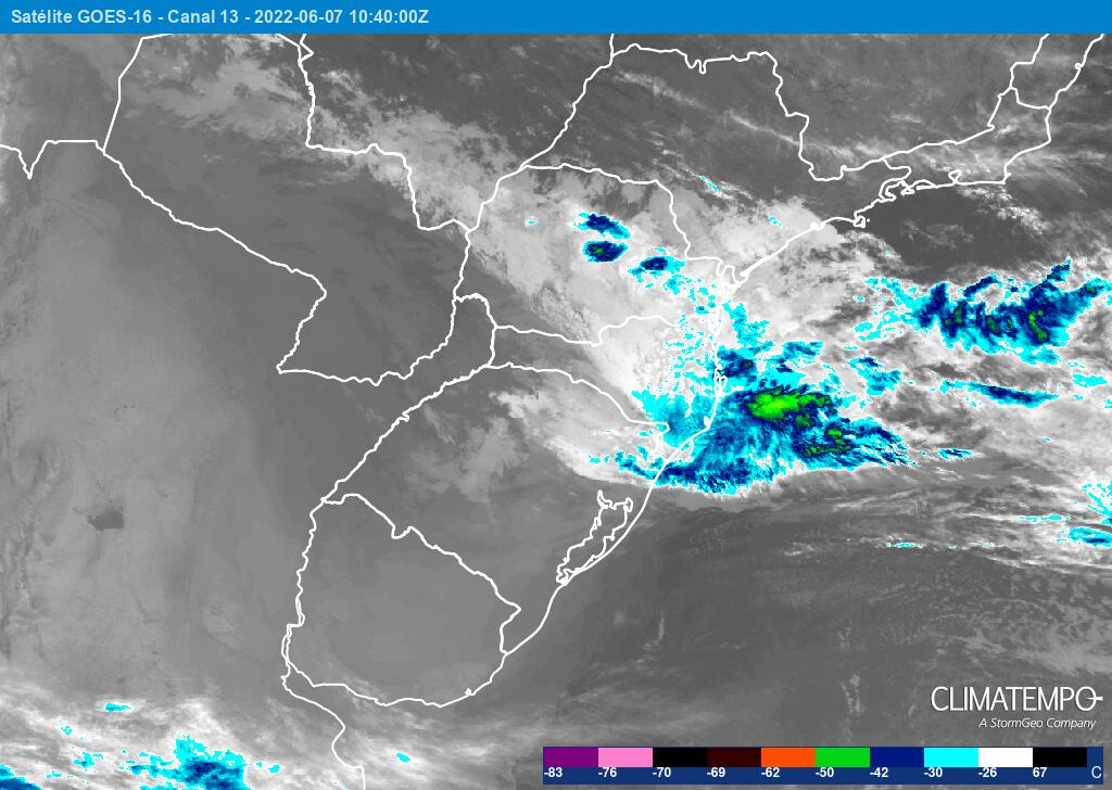 Previsão para hoje é de chuva forte, trovoadas e temperatura de