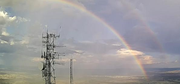 Chuva no oeste da Bahia e arco-íris no sertão