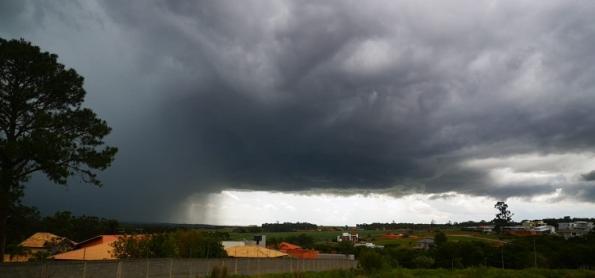 Risco de chuva forte em quase todo o Brasil