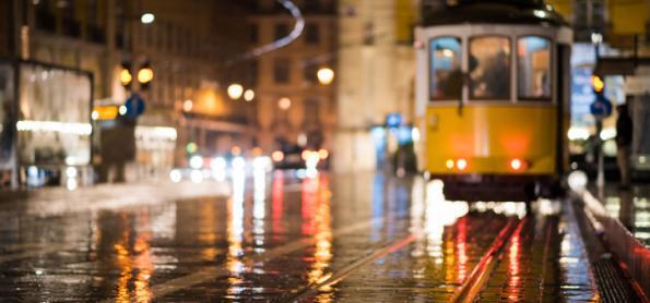 Chuva do mês cai em 24 horas e inunda as ruas de Lisboa
