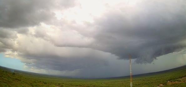 Calor e pancadas de chuva em todo o Brasil