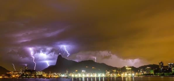 Rio de Janeiro registra o dobro de raios entre 2022 e 2023