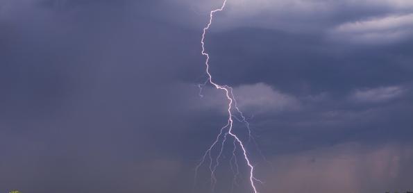 Temporais no oeste do RS. Chuva ganha força na costa norte do NE