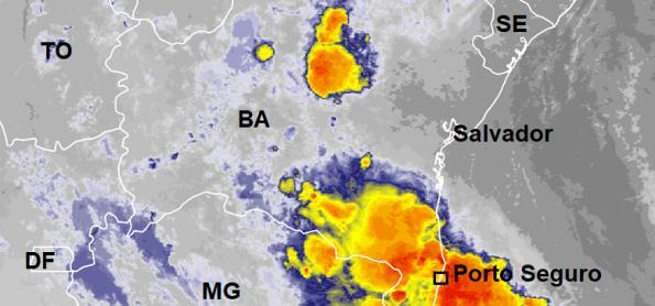Mais de 300mm de chuva no sul da Bahia em 12 horas