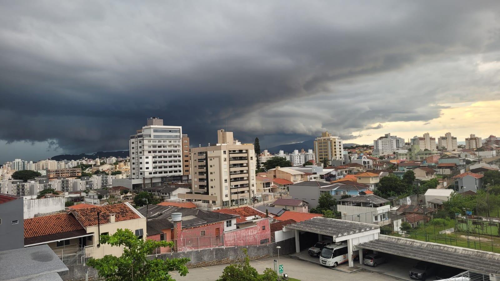 Quarta-feira com tempo instável e frio em Santa Catarina – O JANELÃO