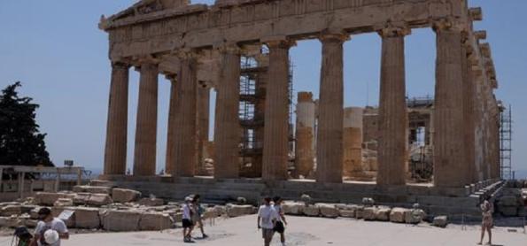 Calor extremo obriga Atenas a fechar Acrópole	