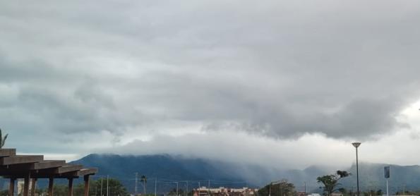 Chuva muito volumosa e incomum em agosto no leste de SP e no RJ
